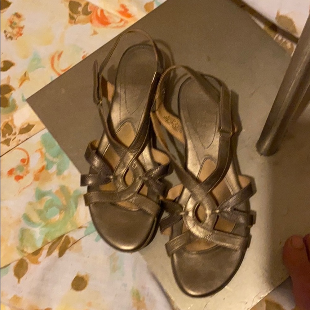 Metallic sandal